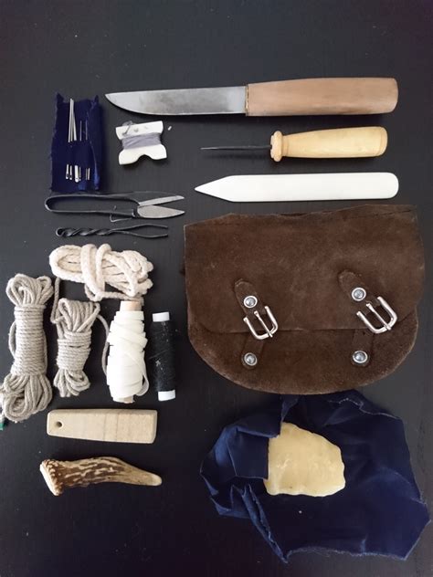 Whats In Your Kit Pilgrim Scrip Chivalric Pursuits