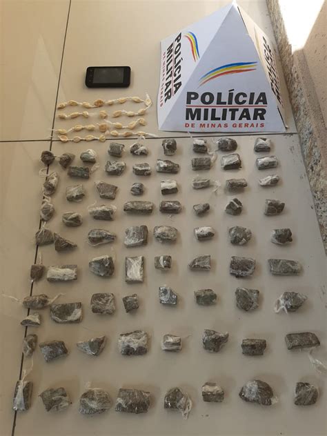 Adolescente é apreendido mais de 60 tabletes de maconha e cocaína