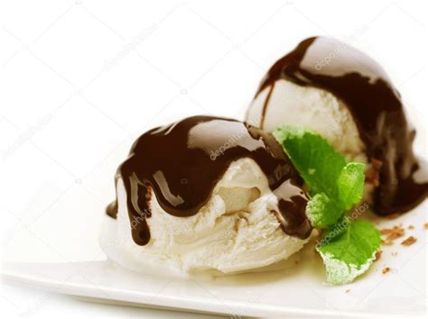 Ice cream with Chocolate topping. Dessert over white — Stock Photo © Subbotina #10677863