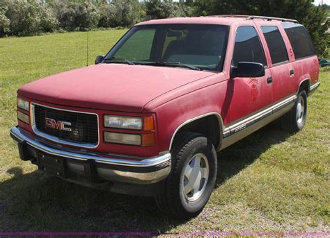 1993 Gmc Suburban 1500 Suv In Hillsboro Ks Item I7296 Sold Purple Wave