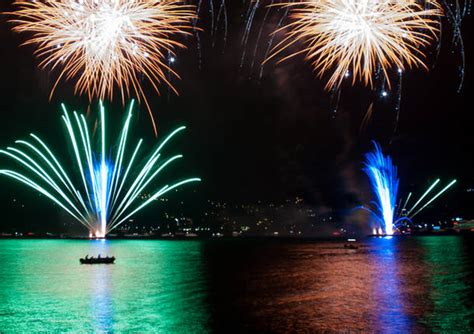 Luci Sul Lago Torna Il Festival Dei Fuochi D Artificio