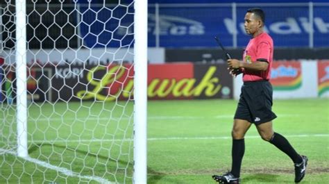 Pengertian Diving Dalam Sepak Bola Ini Dipakai Untuk Mengelabui Wasit