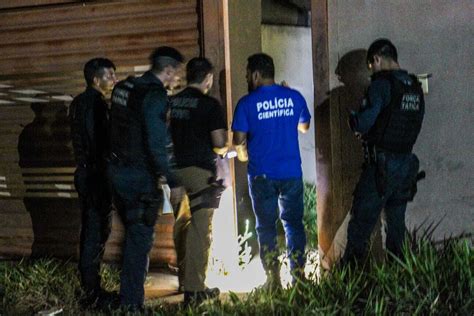 Homem Que Arremessava Drogas Na M Xima Morre Em Confronto A Pm