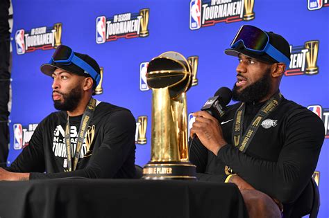 Lebron James Pops Champagne After Lakers In Season Tournament Win