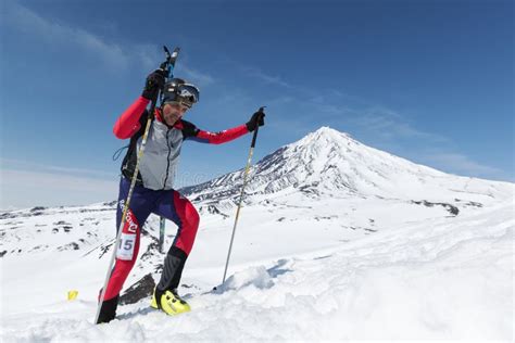 Campionati Di Alpinismo Dello Sci Salita Dell Alpinista Dello Sci Del