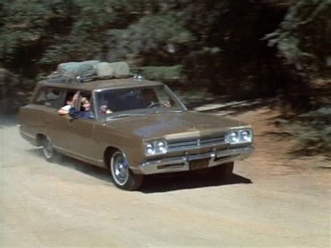 Imcdb Org Plymouth Satellite Station Wagon In The Brady Bunch