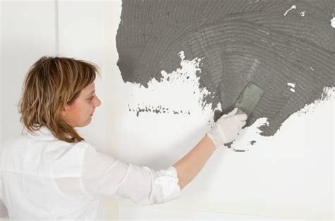 Appliquer un enduit effet béton sur un mur DIY Family