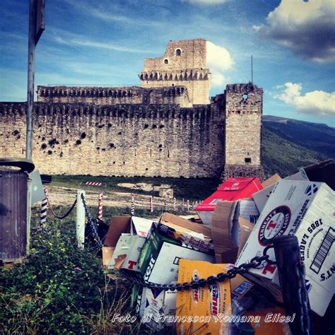 Sono Incazzato Come Si Fa A Ridurre Cos La Rocca Maggiore Di Assisi