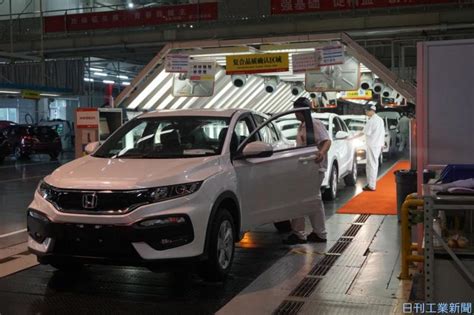 日系自動車メーカーの中国販売、2月は8割減｜ニュースイッチ By 日刊工業新聞社