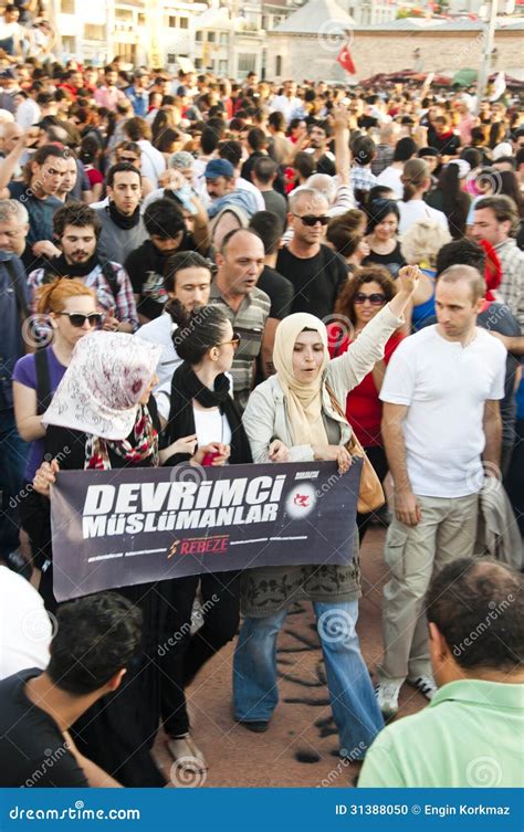 Gezi Park Protests In Istanbul Editorial Image Image Of Flag Human