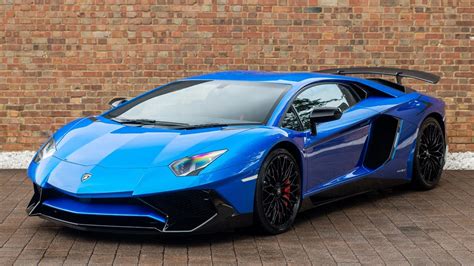 Lamborghini Aventador SVJ Roadster Blue