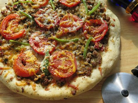 Sausage and Peppers Pizza #SundaySupper