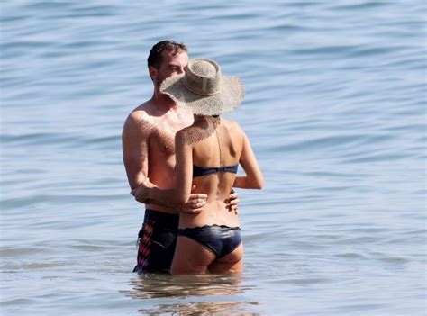 Jordana Brewster Sexy Bikini In Malibu 28 Photos The Fappening