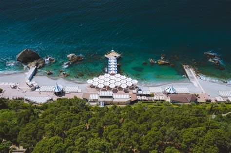 Aerial View of a Resort on the Beach · Free Stock Photo