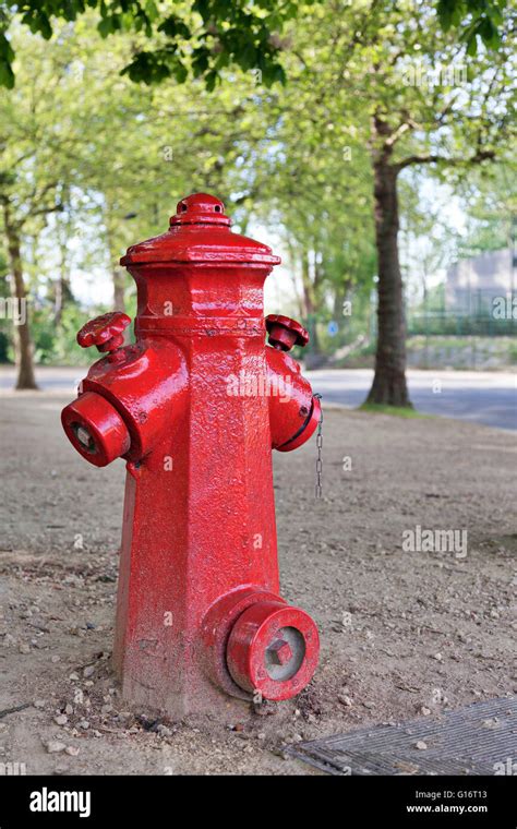 Fire Hydrant Uk Hi Res Stock Photography And Images Alamy