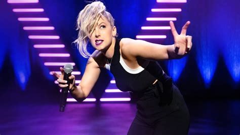 Iliza Shlesinger: Unveiled (2019) - Backdrops — The Movie Database (TMDB)