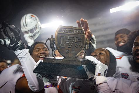 In Photos Falcons Win Thrilling I 75 Rivalry Game In Toledo Become