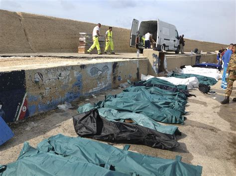 Naufragio Lampedusa Il Mare Pieno Di Morti Foto