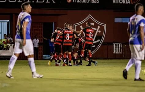 Vitória vence Jacobinense no Barradão se aproxima do G 4 e se