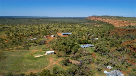 Australia S Largest Landowners Buy Nt Cattle Station For Million