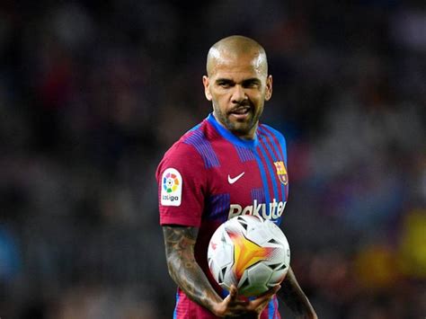 Barcelona Toma Decisi N Hist Rica Con Dani Alves Tras Condena Por Agresi N