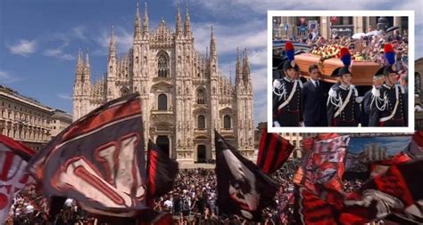 Silvio Berlusconi L Ultimo Saluto Al Duomo Di Milano Tra Cori E Applausi