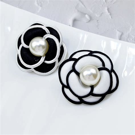 Women Retro Camellia Pearl Brooches Fabric Flower Pearl Corsage Pins