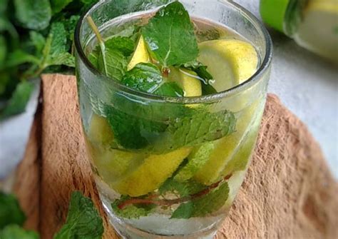 Resep Infused Water Lemon Timun Dan Daun Mint Oleh Puji Winarni Cookpad