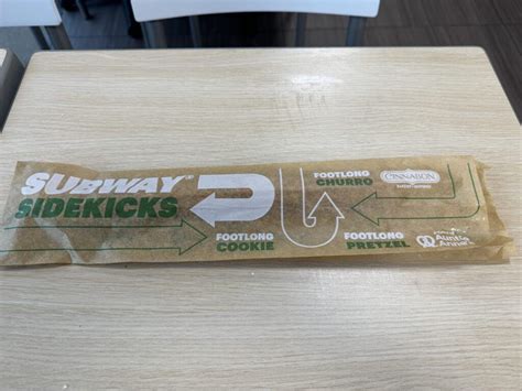 Subways Footlong Pretzel Review How Does It Taste Food Senpai