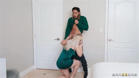 Cherie Deville MILF Pounded With Christmas Joy Picture 2