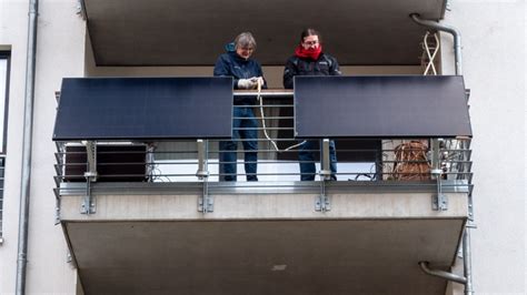 Solarenergie Handwerkskammerpräsident warnt vor Balkonkraftwerk