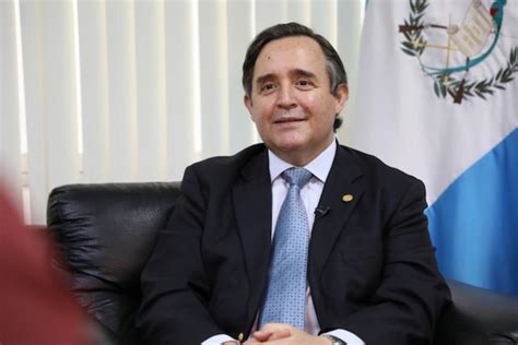 Guatemaltecos En Estados Unidos Piden La Renuncia Del Embajador