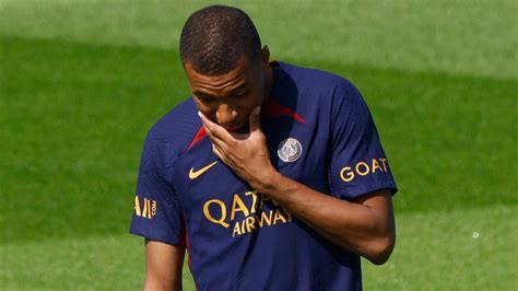 Mbappé anota en el debut de Luis Enrique en el PSG en medio del debate