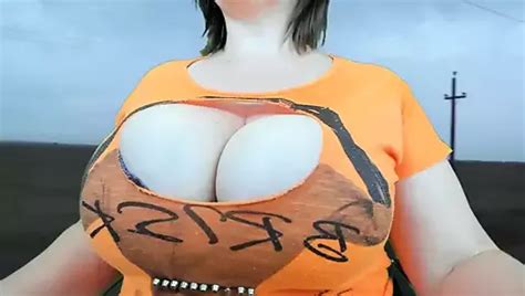 Umnizza And Her Marvellous Big Tits XHamster
