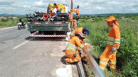 Empresa Contratada Pelo Dnit Instala Barras De Prote O Em Trechos Da