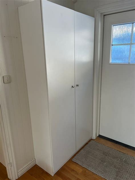 Garderobe Skap Gis Bort Ved Henting Finn Torget