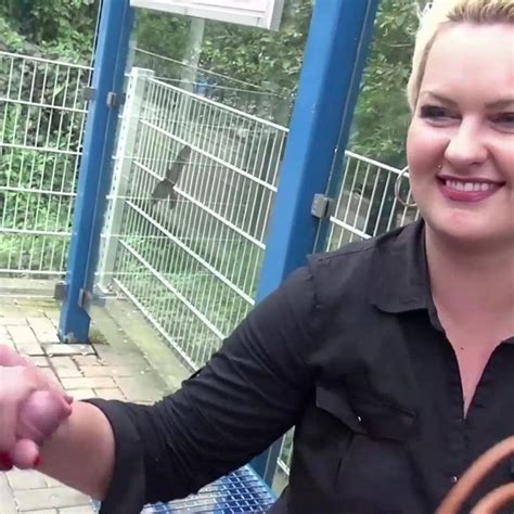 Geile Bbw Hausfrau An Der Haltestelle Aufgesammelt Porn Aa Xhamster