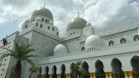 Ini 5 Keistimewaan Masjid Sheikh Zayed Solo Jawa Tengah Interior