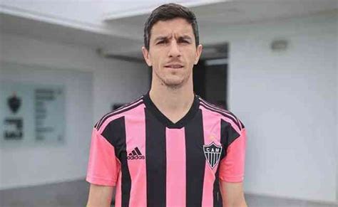 Veja Quando O Atl Tico Deve Estrear Uniforme Rosa No Brasileiro