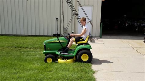 Jon Deere Lt Lawn Tractor Youtube