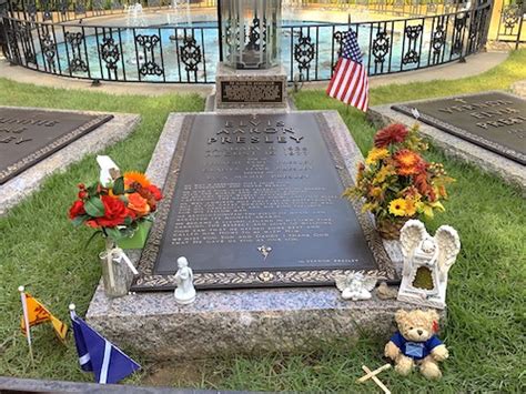 Free Early Morning Visits To Elvis Grave Now Open Again Crown Cruise