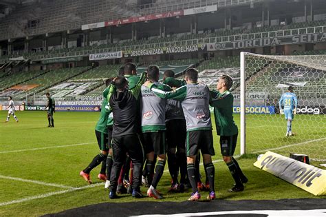 Atuações ENM Cavichioli herói e João Paulo decisivo América MG