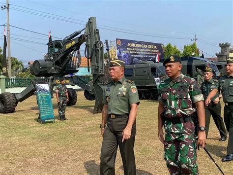 Yonzipur Kostrad Palaka Divif Kostrad Terima Kunjungan Kerja