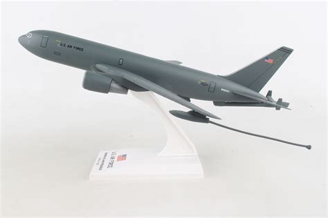 Estados Unidos Fuerza Aérea USAF Boeing KC46 SkyMarks SKR995 Modelo