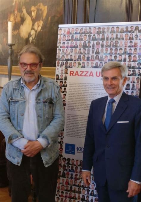 Praga Oliviero Toscani Espone Razza Umana La Voce D Italia