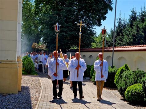 WniebowziĘcie NajŚwiĘtszej Maryi Panny Parafia Pw WniebowziĘcia Nmp