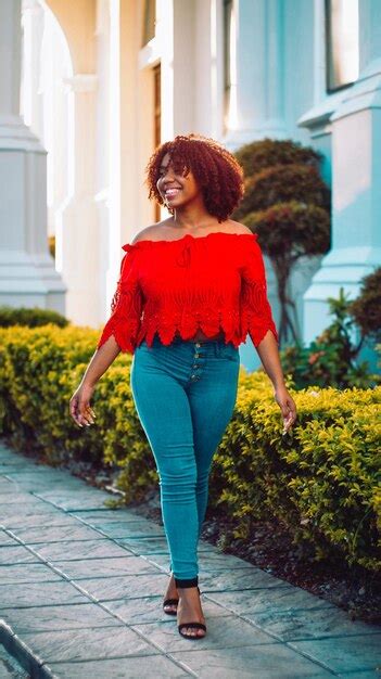 Premium Photo | Curly hair model