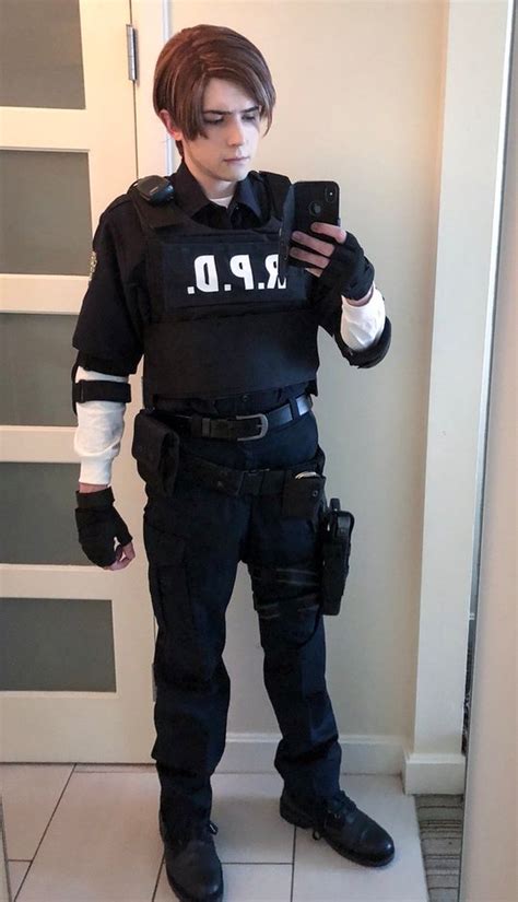 Leon Kennedy Costume Overview for Cosplayers and Gamers - RESIDENT EVIL 2 REMAKE COSPLAY NEWS