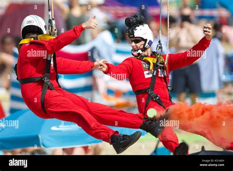 Members Of The Parachute Regiment Hi Res Stock Photography And Images