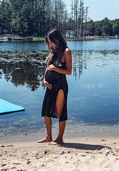 Jana Kramer Didnt Brush Her Teeth For 1st 3 Months Of Pregnancy Us Weekly